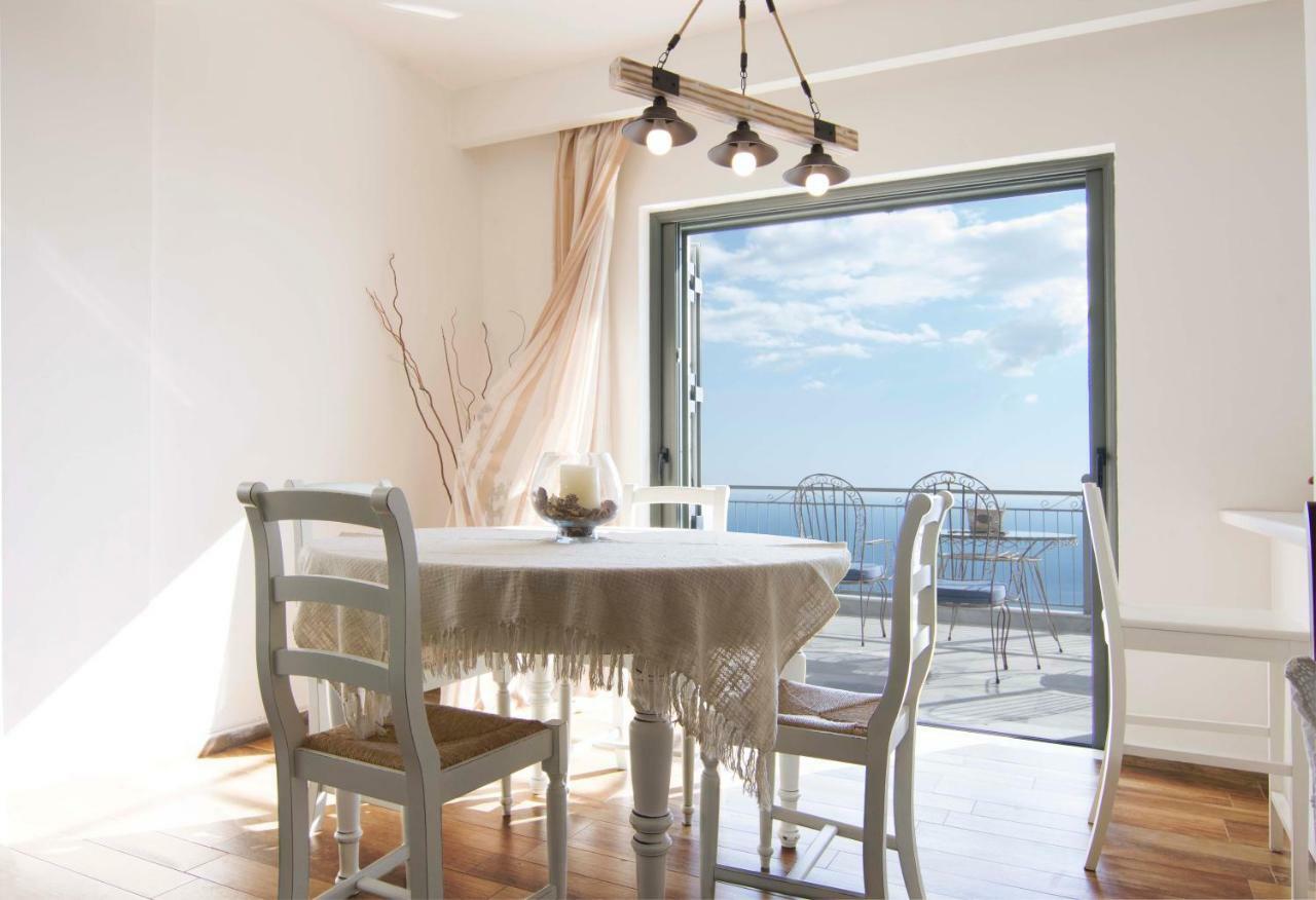 The Balcony Of Mani Villa Tseria Bagian luar foto