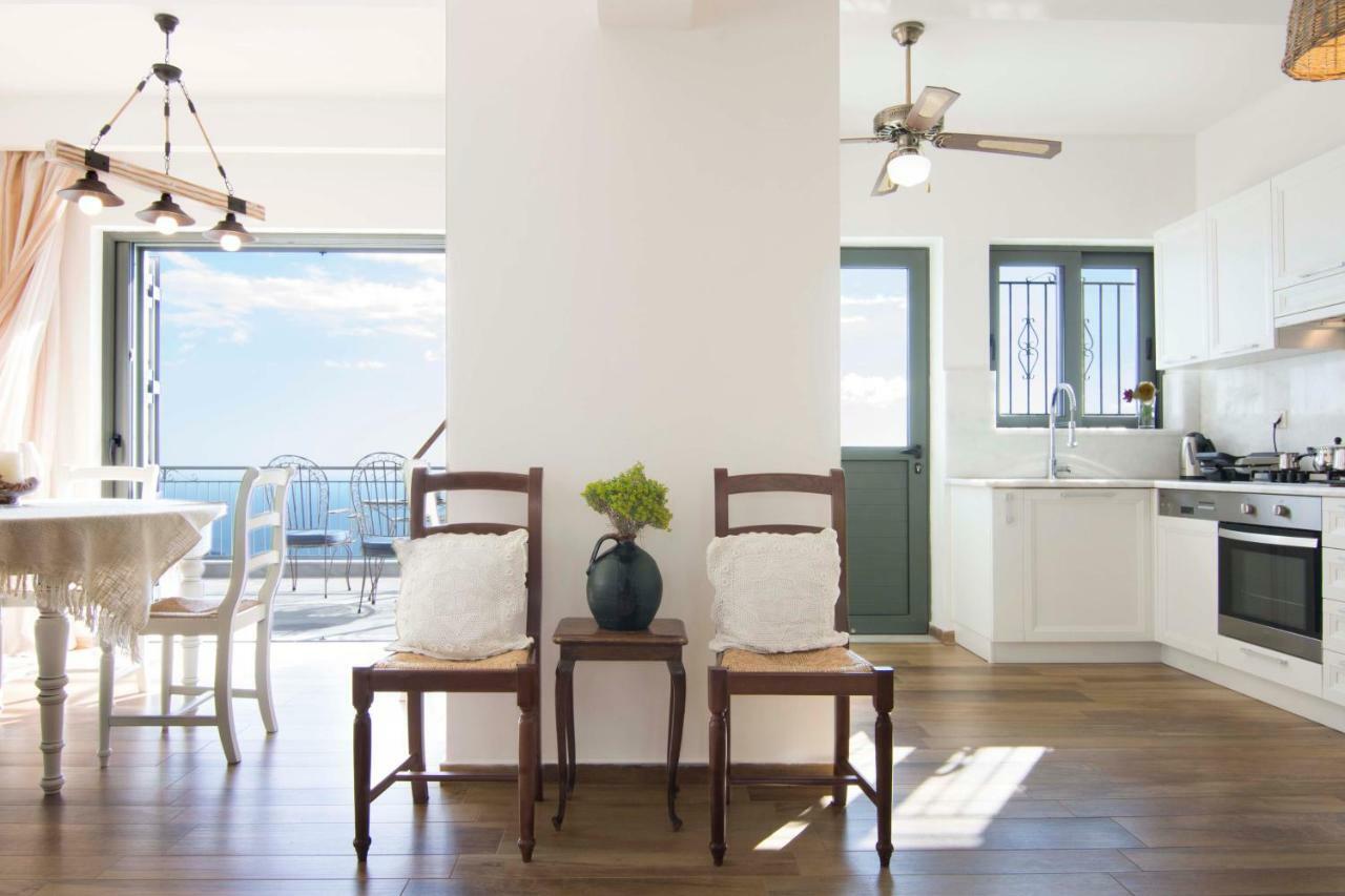 The Balcony Of Mani Villa Tseria Bagian luar foto